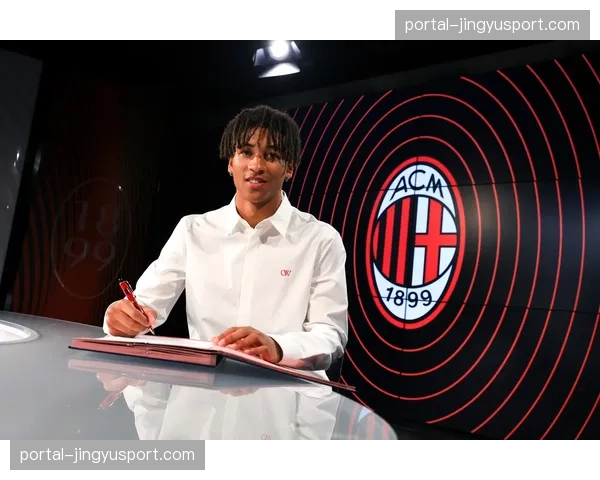 AC米兰公布欧冠次回合大名单，莱奥伤愈复出进入替补席